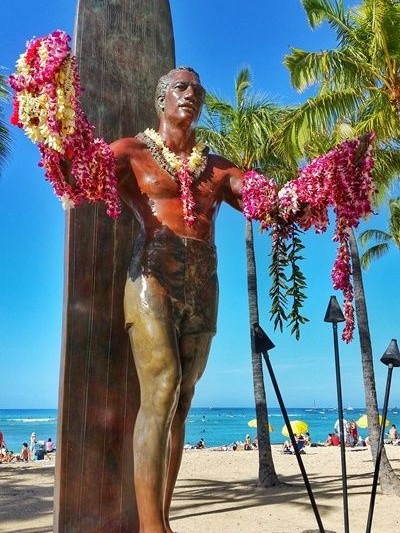 surfing memorial Wakiki